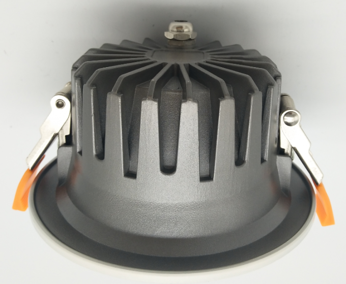 100V - corpo antiofuscante da lâmpada da liga de alumínio do diodo emissor de luz Downlights de 240V Dimmable fundado