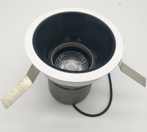 China Iluminação exterior branca/do preto diodo emissor de luz da parede da lavagem com corpo da lâmpada da liga de alumínio fornecedor